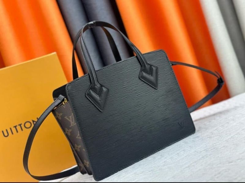 LV Purse