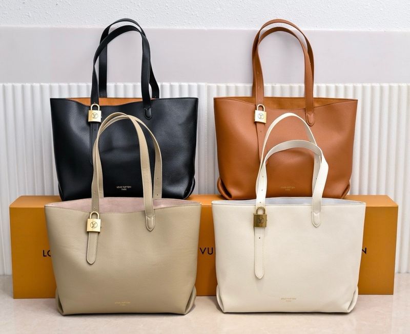 LV Purse