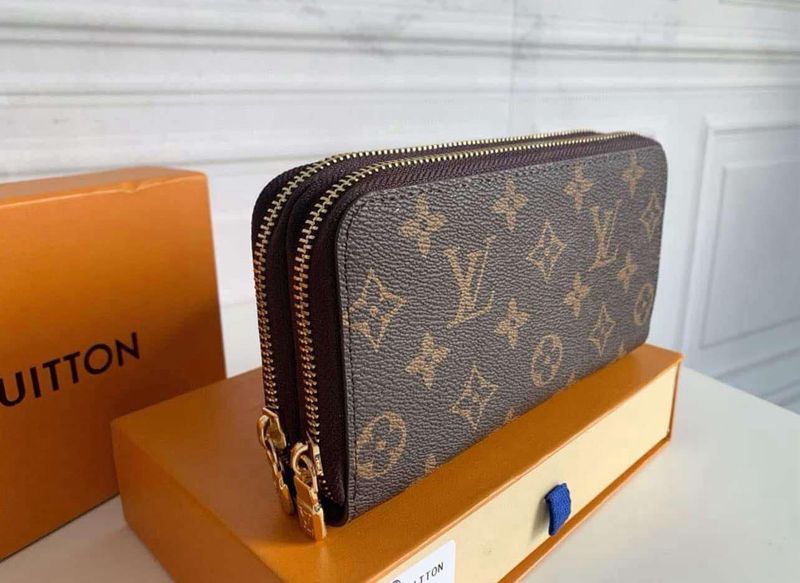 LV Wallet