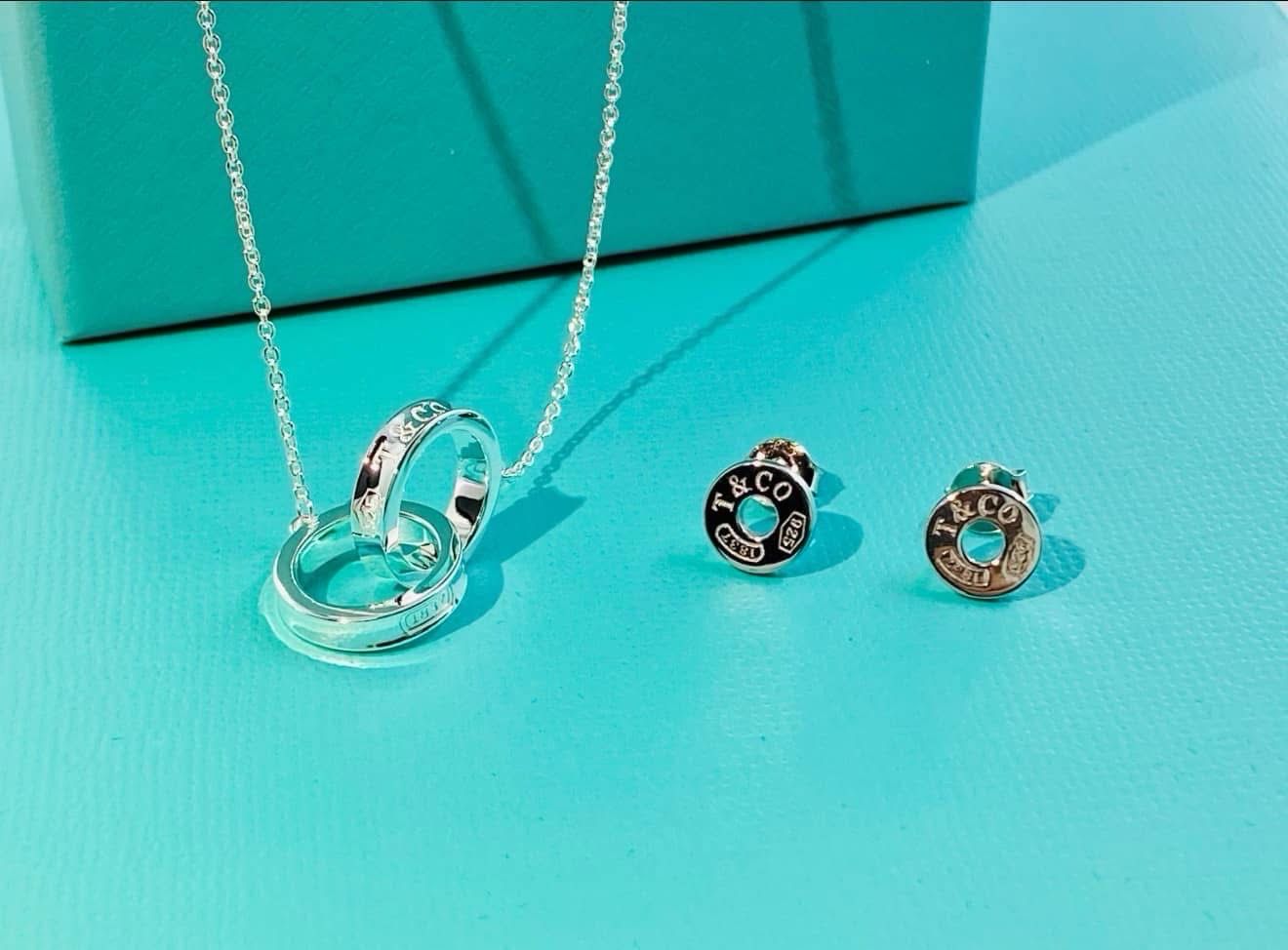 Tiffany Set