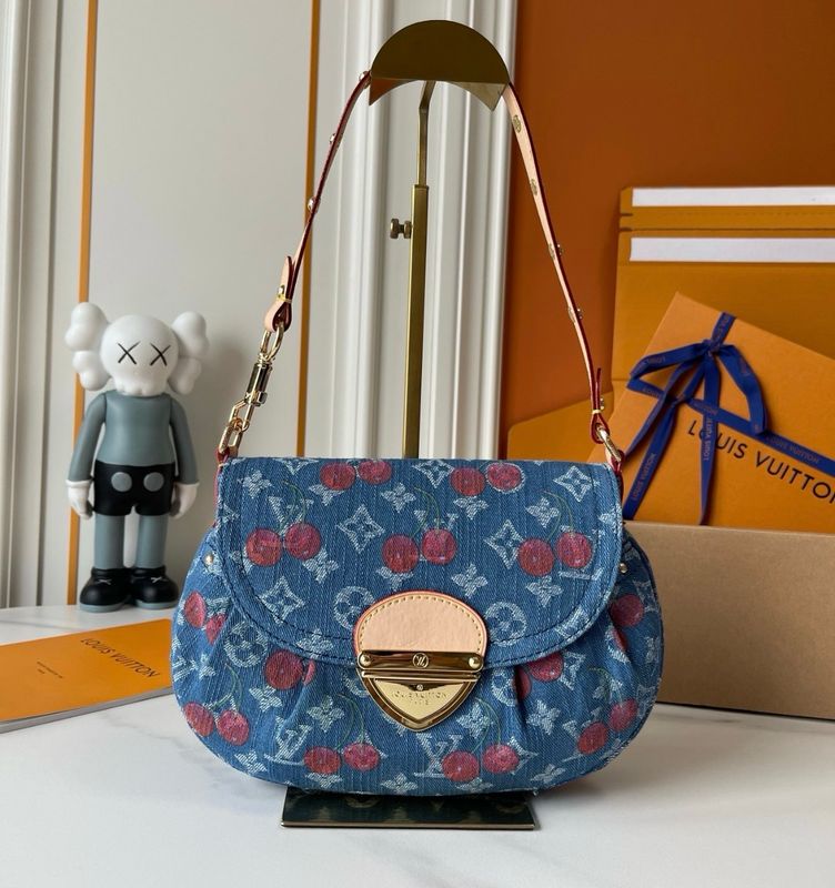 LV Purse