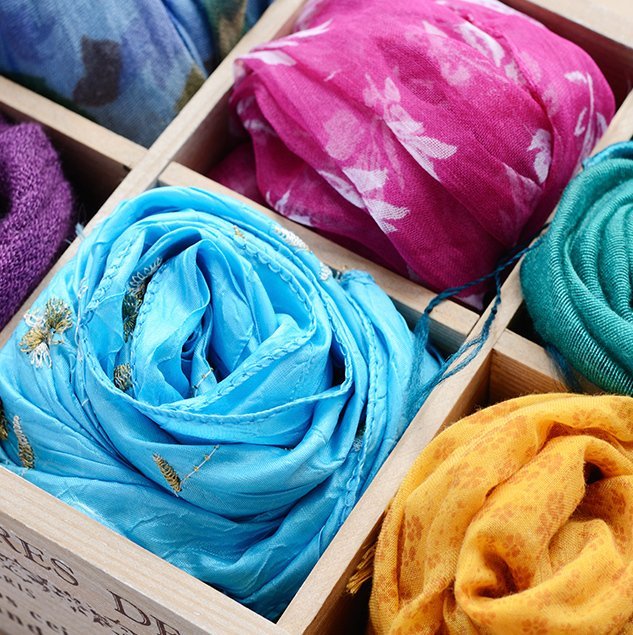 BOLD SCARFS