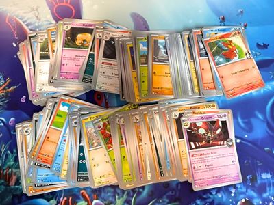 200 Pokemon Cards - Mystery Box