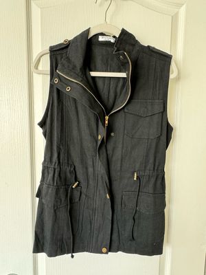 Black Cargo/Utility Vest — Size Medium