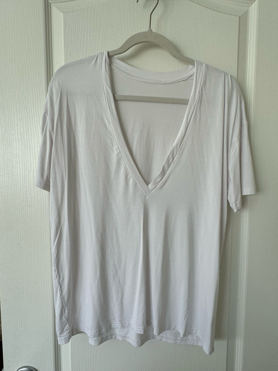 V Neck T Shirt — Medium
