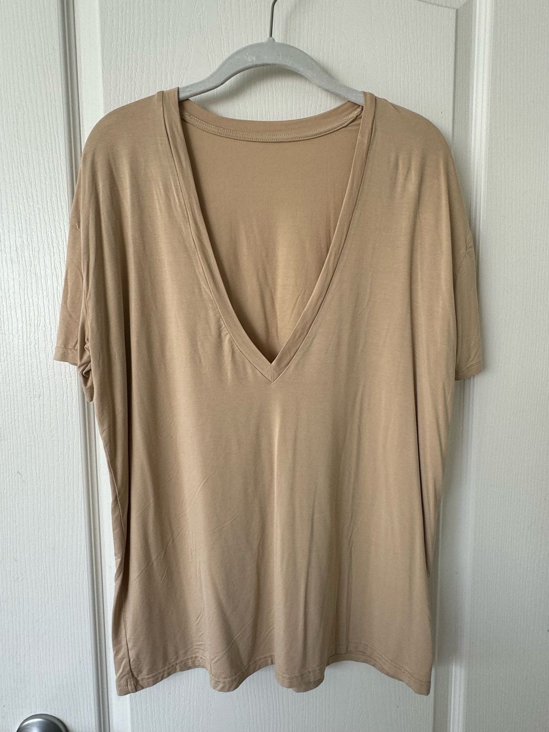 V Neck T Shirt Camel — Medium