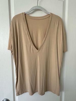 V Neck T Shirt Camel — Medium