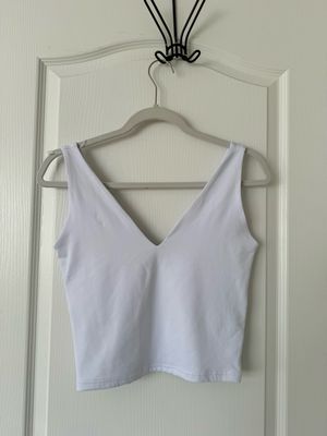 Reoria V Neck Tank — Medium