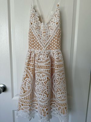 Lady Black Tie White + Tan Lace Cocktail Dress — Small