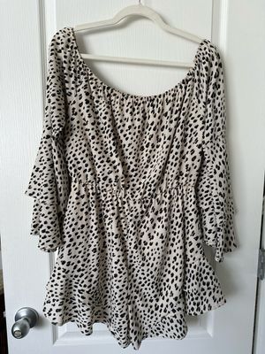 Boutique Off/OnShoulder Romper — Large