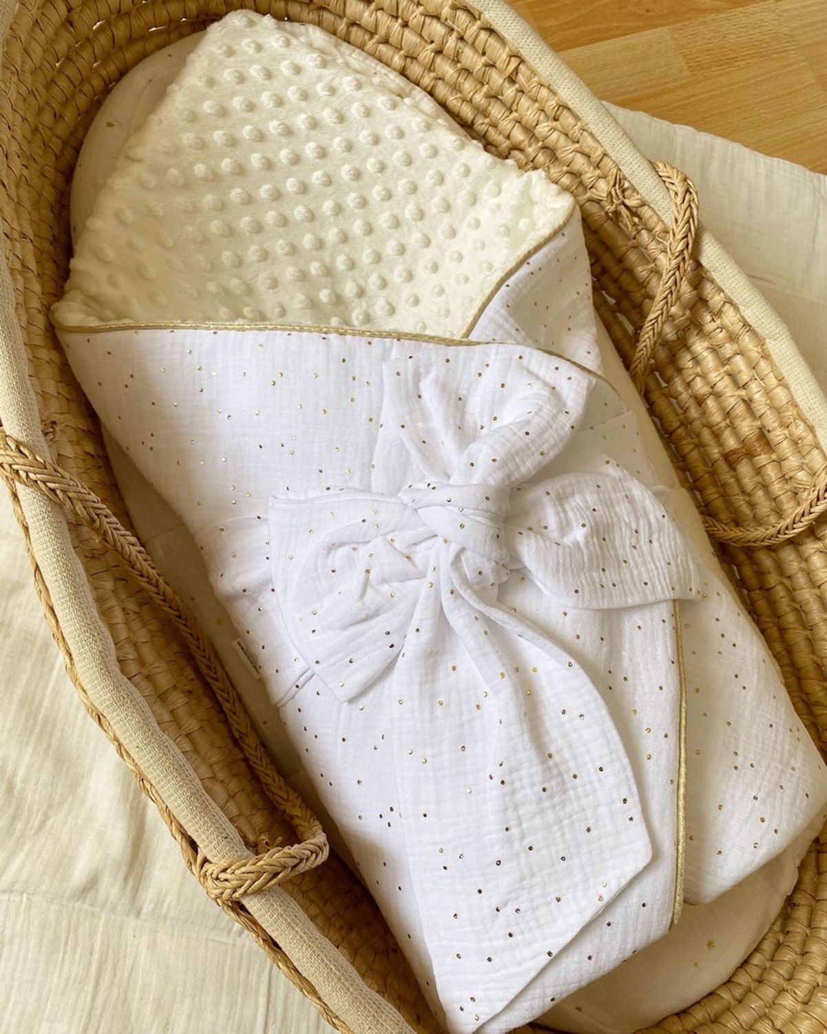 Nid d&#39;ange emmaillotant BLANC/OR