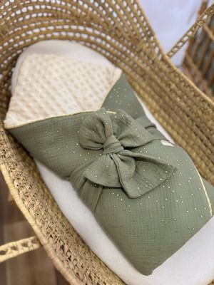 Nid d&#39;ange d&#39;emmaillotage VERT OLIVE ET OR