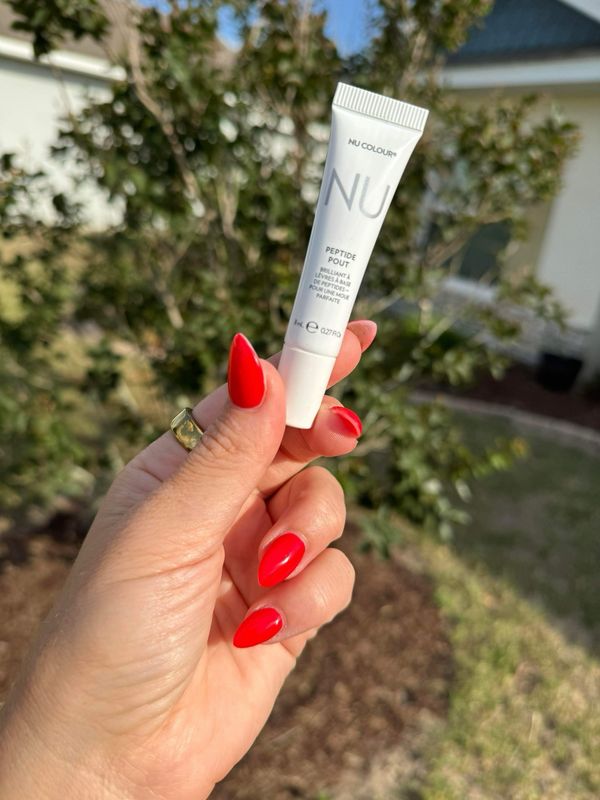 Lip Peptide Pout