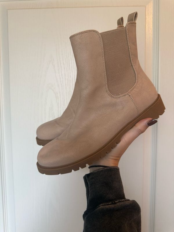 Tan Flat Boots