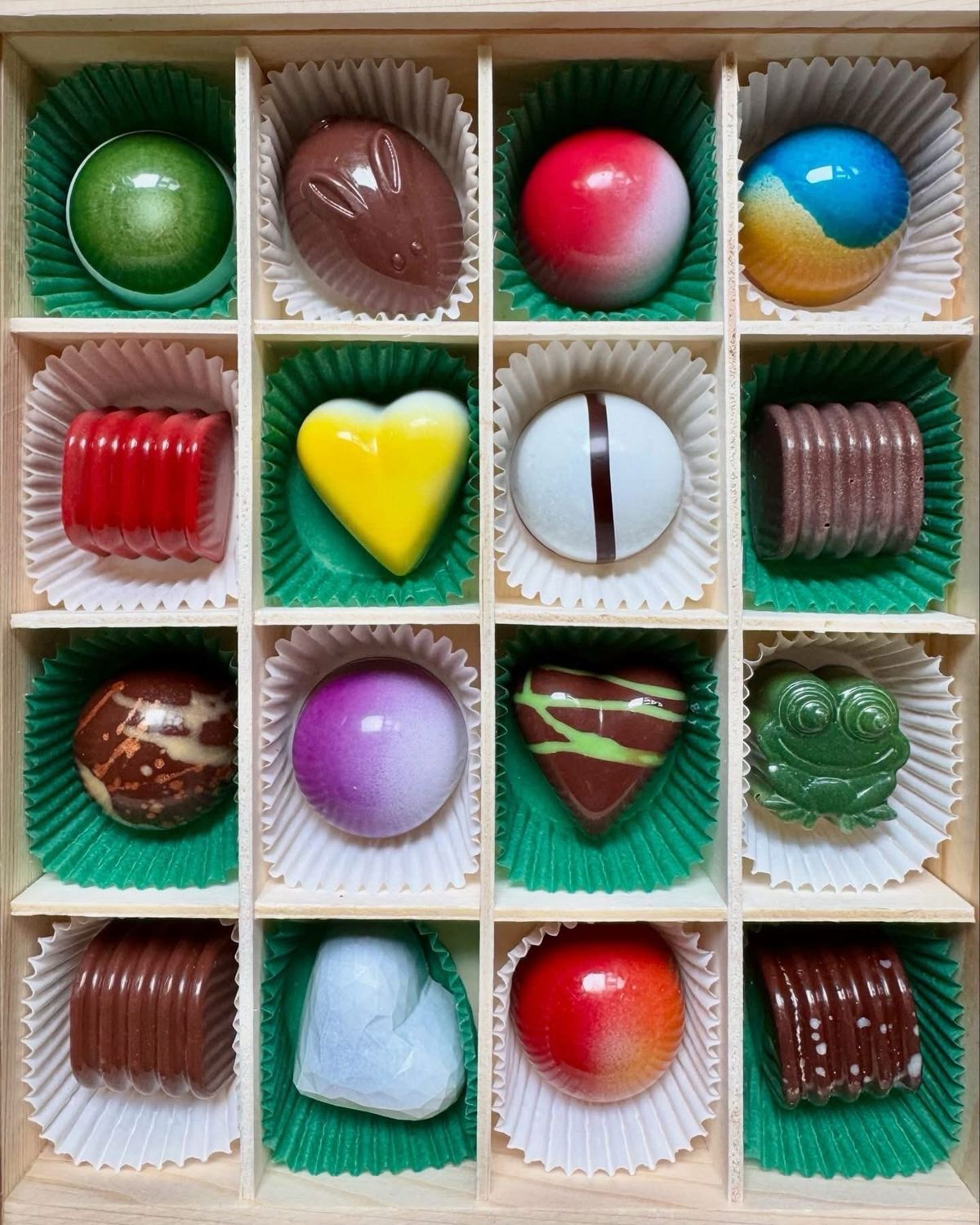 16 Piece Assorted Mothers Day Box - Option 2