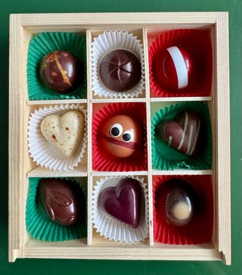 9 Piece Christmas Box