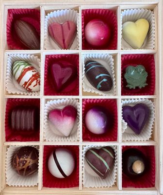 16 Piece Assorted Mothers Day Box - Option 2