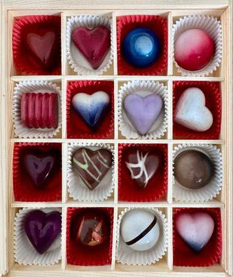 16 Piece Valentine’s Day Box