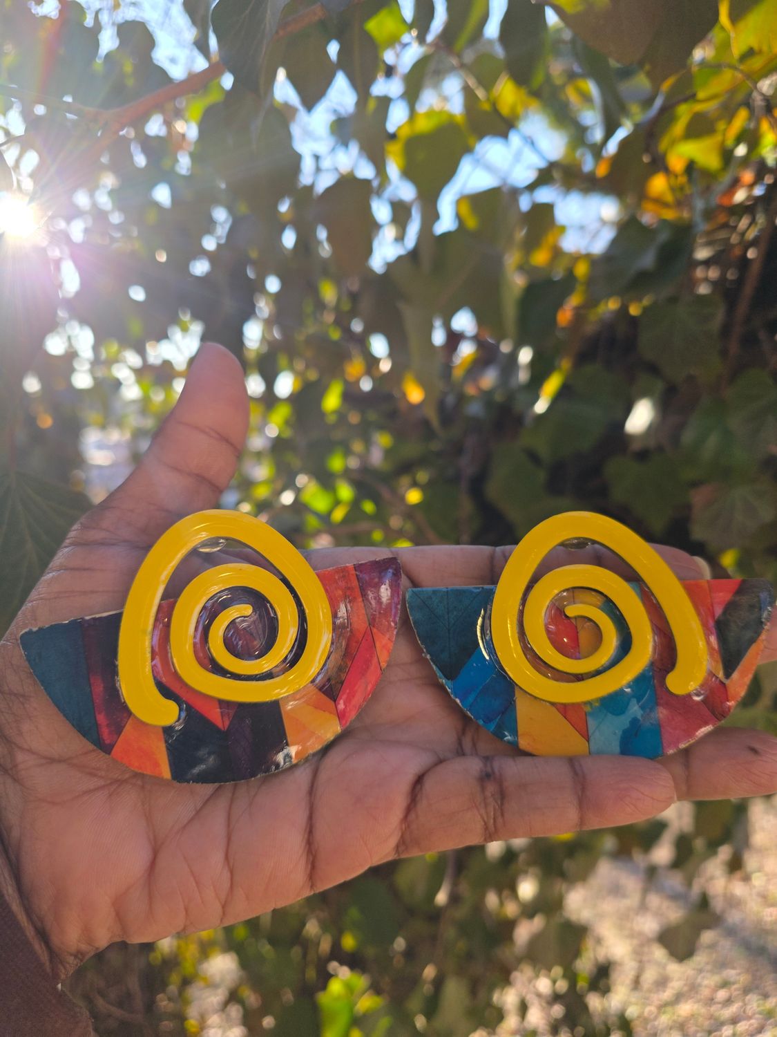 Color Theory: Sun Spiral