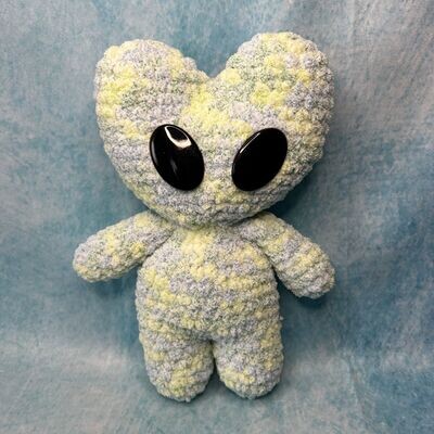 Peaniez: Valentine's Day "Amoura" Amigurumi Crochet Alien #9