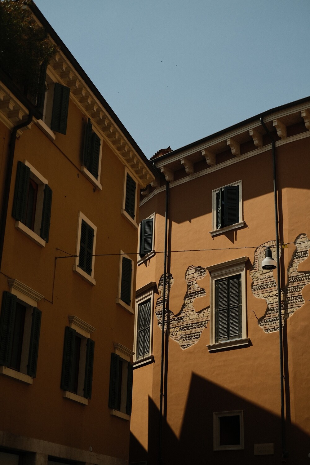 MILANO LIGHT &amp; SHADOW