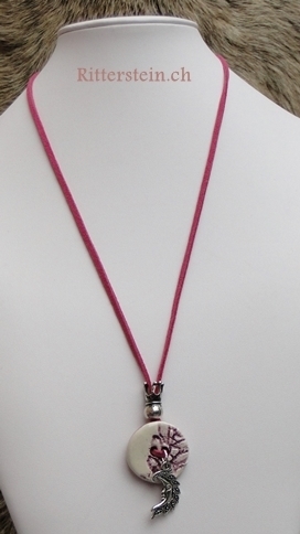 Kette mit Mond- und Sonnensymbolanhänger