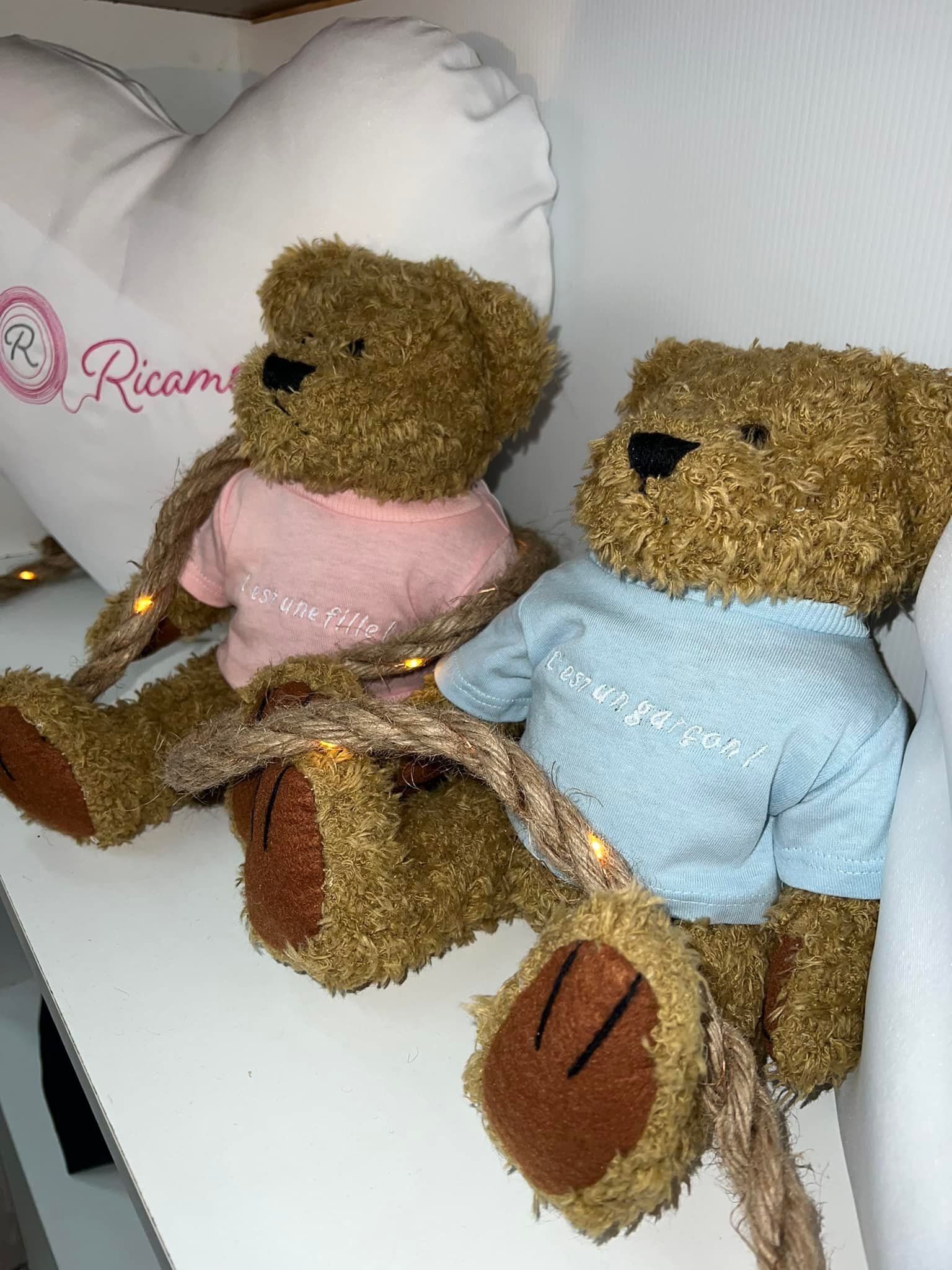 Peluche Teddy avec t-shirt brodé - personnalisable avec prénom brodé