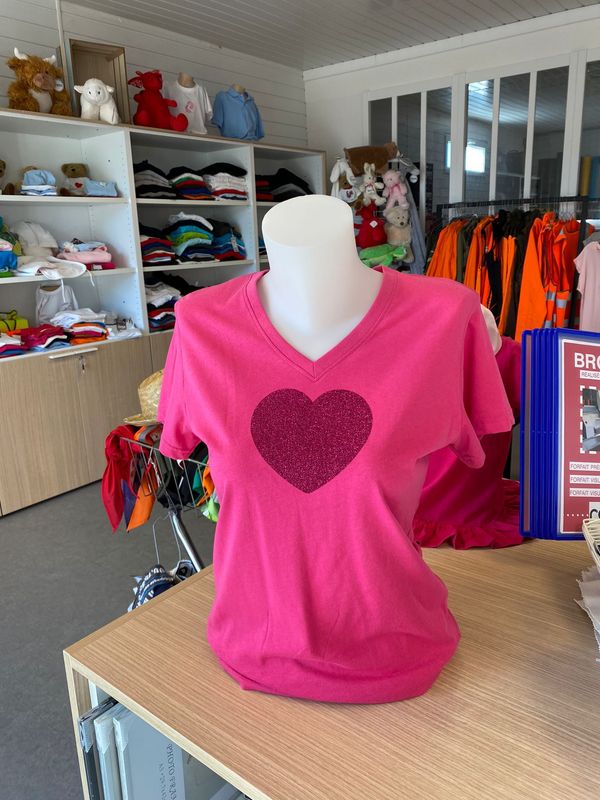 T-shirt Femme - Coeur pailleté - modèle unique T-shirt Femme - Coeur pailleté - modèle unique