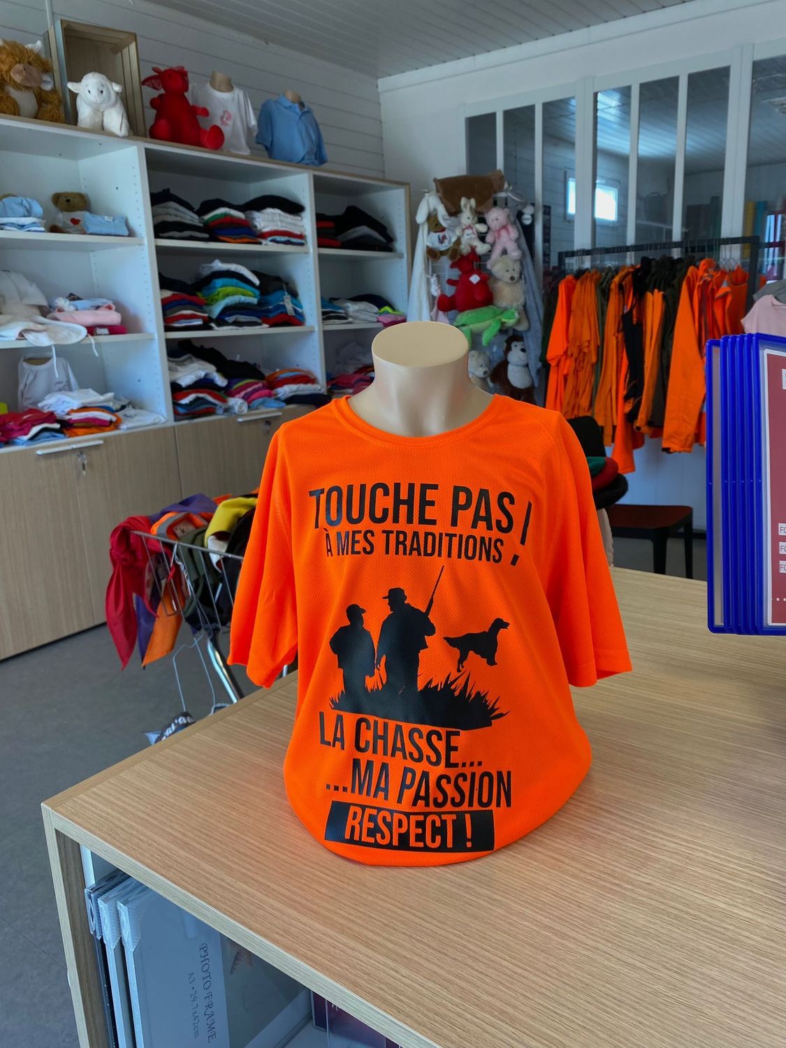 T-shirt homme - Touche pas à mes traditions - modèle unique