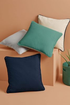 Coussin forme carré  - broderie sur la housse