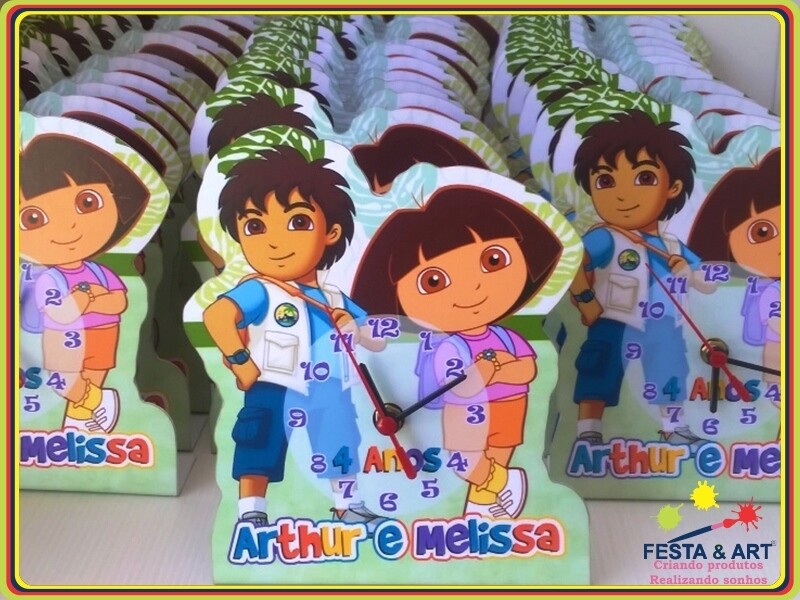 Relógio corte especial - Dora Aventureira