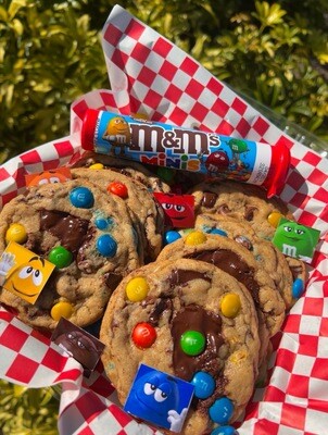 Scratch M&amp;M’s Cookie Tray