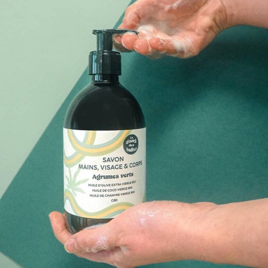 Savon visage, main et corps 
agrumes verts à l'huile d'olive bio extra vierge, à l'huile de coco bio, à l'huile de chanvre bio et au CBD.- 500 ml