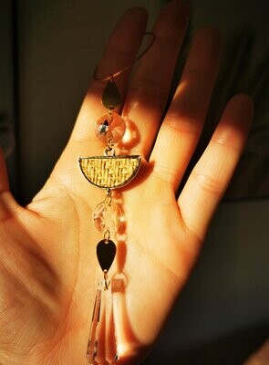 Suncatcher small Ibiza Boho Vibes - moderner Sonnenfänger mit Rattan, Regenbogenkristallen