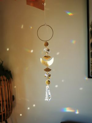 Suncatcher Small -  White Moon mystischer Sonnenfänger mit Regenbogenkristallen