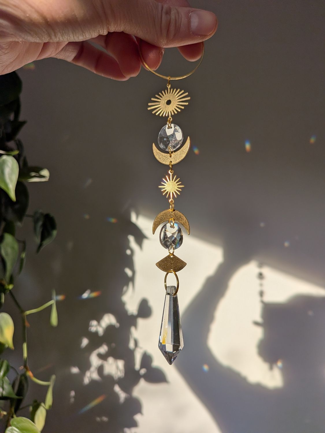 Suncatcher Small - Rise ans shine - mystischer Sonnenfänger mit Auge, Stern, Mond, Regenbogenkristallen