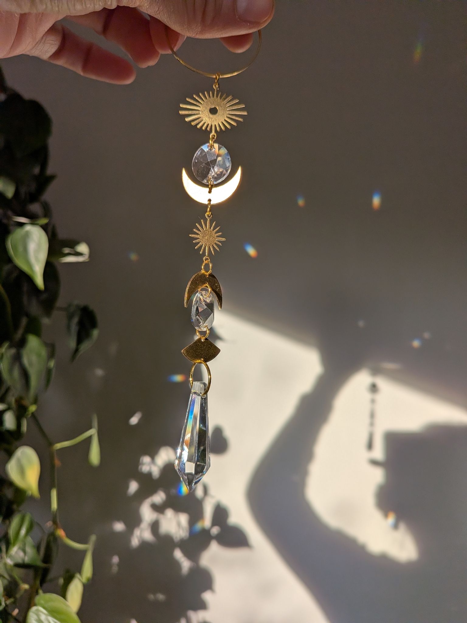 Suncatcher Small - Rise ans shine - mystischer Sonnenfänger mit Auge, Stern, Mond, Regenbogenkristallen