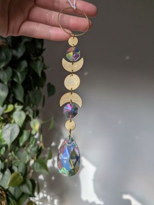 Suncatcher Small - Aurora Moon  - Sonnenfänger mit Aurora Borealis Regenbogenkristallen, Iristierender Effekt