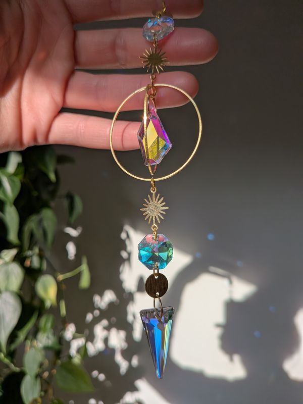 Suncatcher Small - Aurora Dream  - mystischer Sonnenfänger mit Aurora Borealis Regenbogenkristallen, Iristierender Effekt