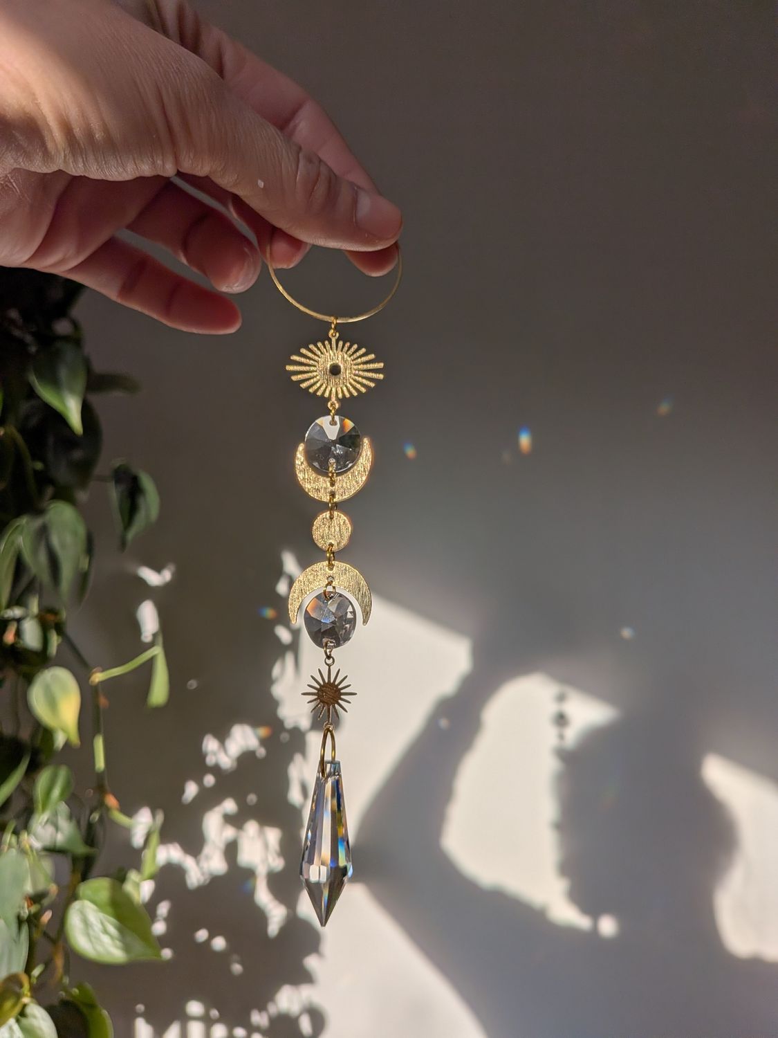 Suncatcher Small - Moon - mystischer Sonnenfänger mit Regenbogenkristallen
