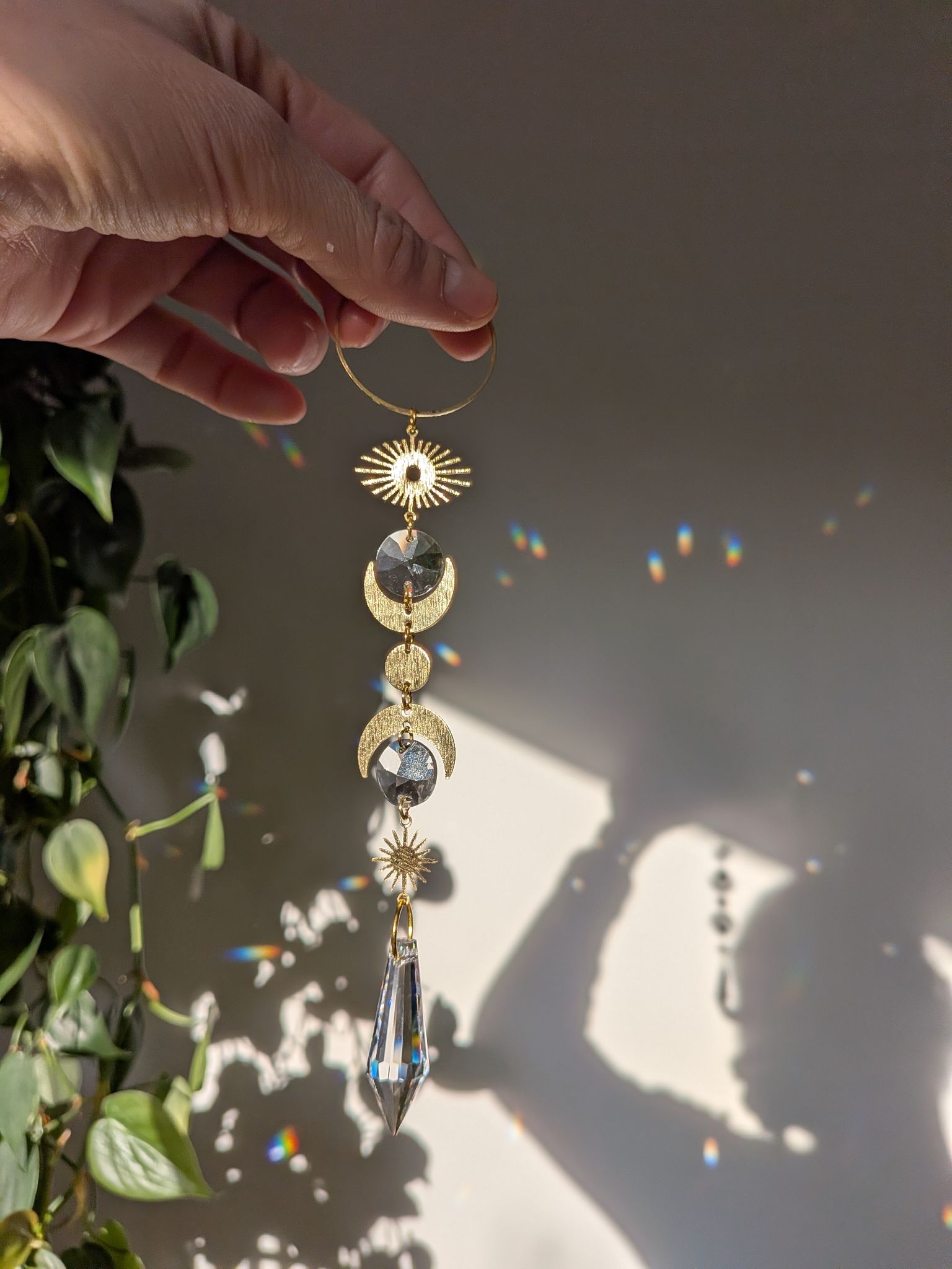 Suncatcher Small - Moon - mystischer Sonnenfänger mit Regenbogenkristallen