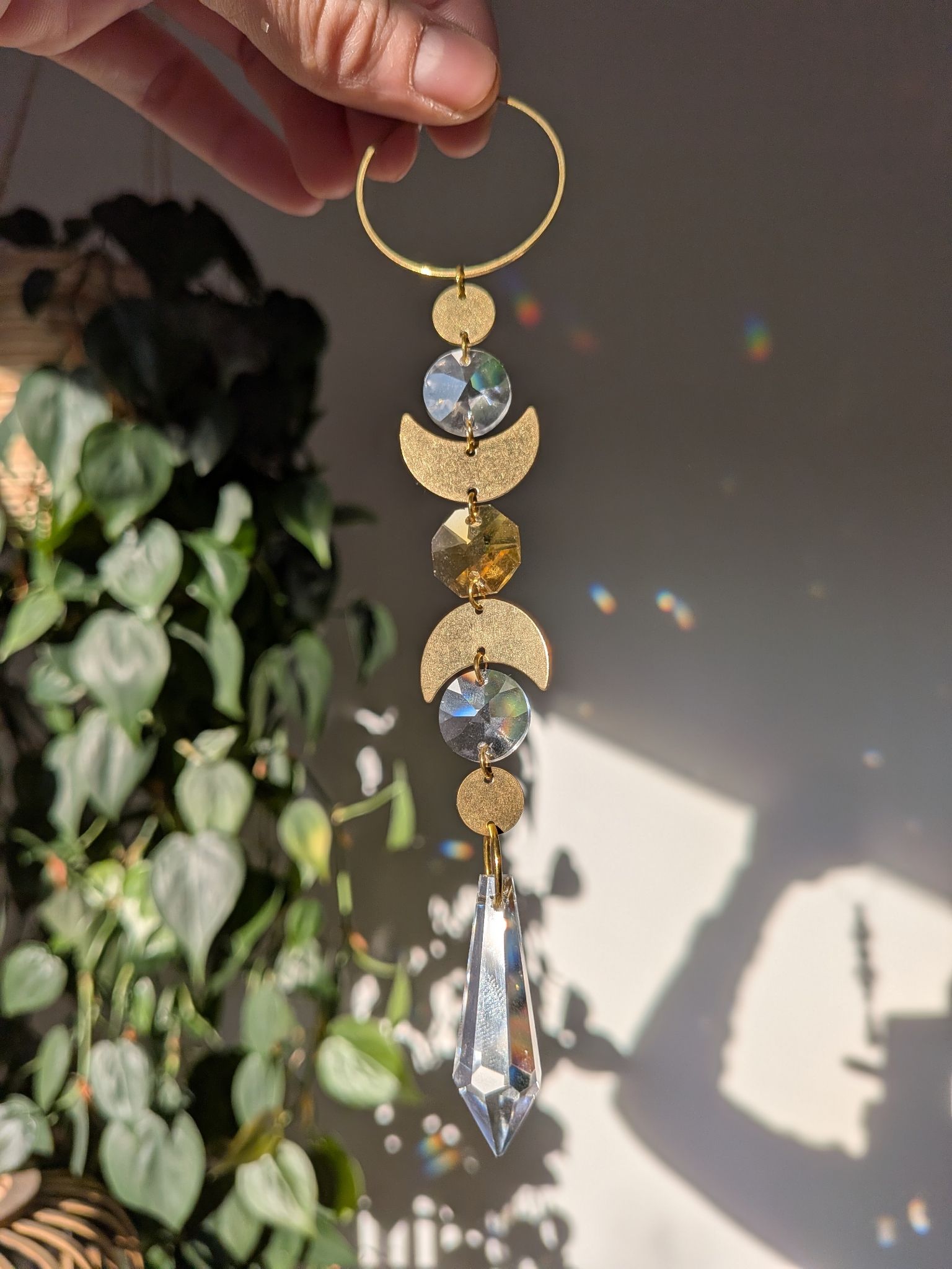 Suncatcher Small - Moon - mystischer Sonnenfänger mit Regenbogenkristallen und gelbem Kristall