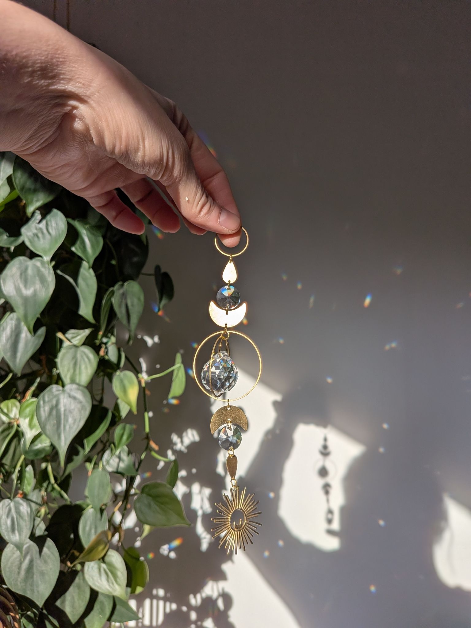 Suncatcher Small - Magical Moon - mystischer Sonnenfänger mit Regenbogenkristallen und Mond