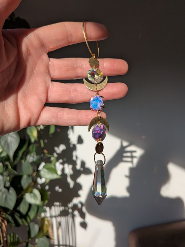 Suncatcher Small - Aurora Glow  - Sonnenfänger mit Aurora Borealis Regenbogenkristallen, Iristierender Effekt, und leuchtendem Stein