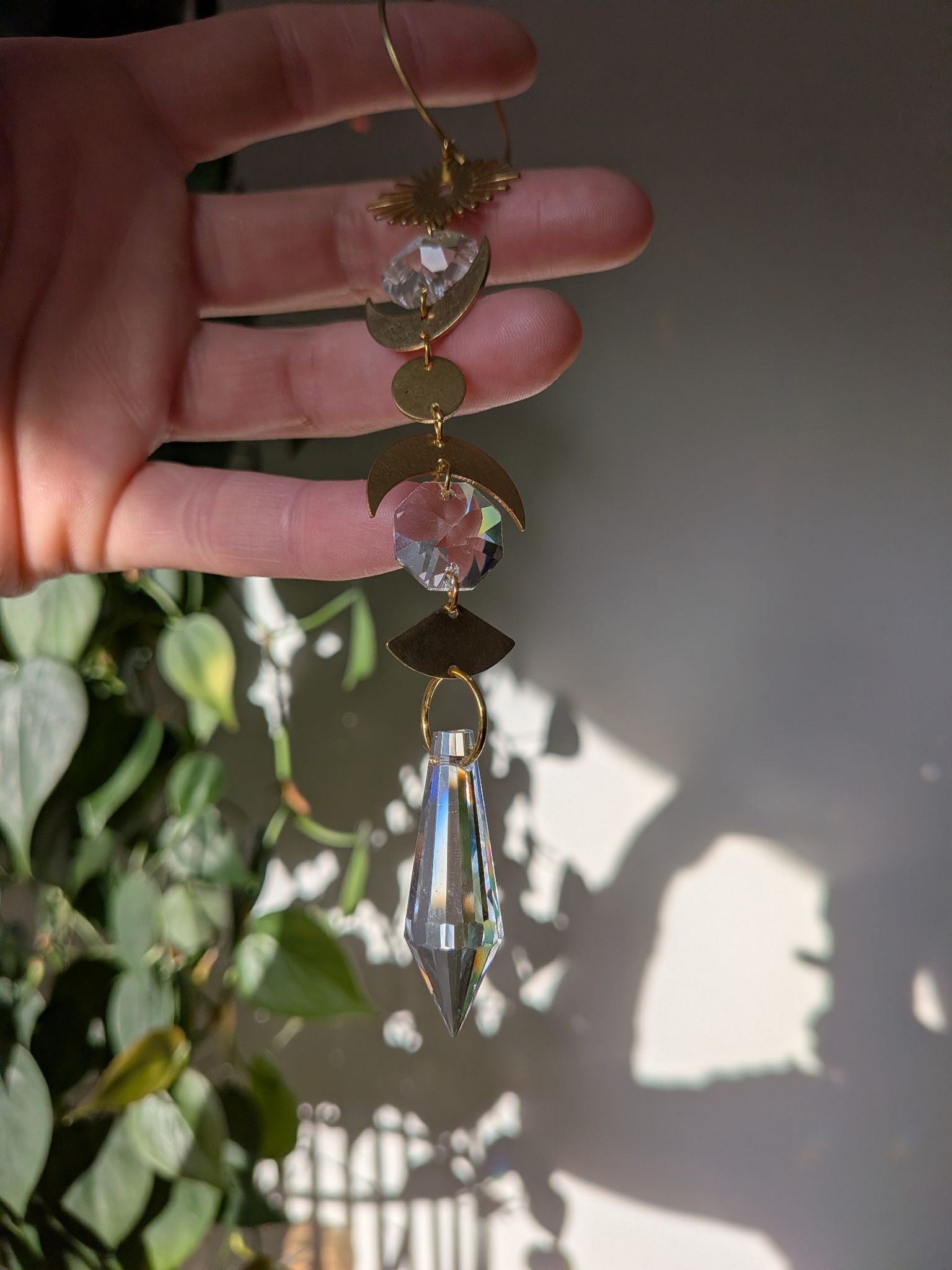 Suncatcher Small - Moon - mystischer Sonnenfänger mit Regenbogenkristallen