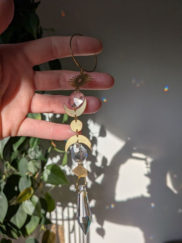 Suncatcher Small -  Moon  - mystischer Sonnenfänger mit Regenbogenkristallen