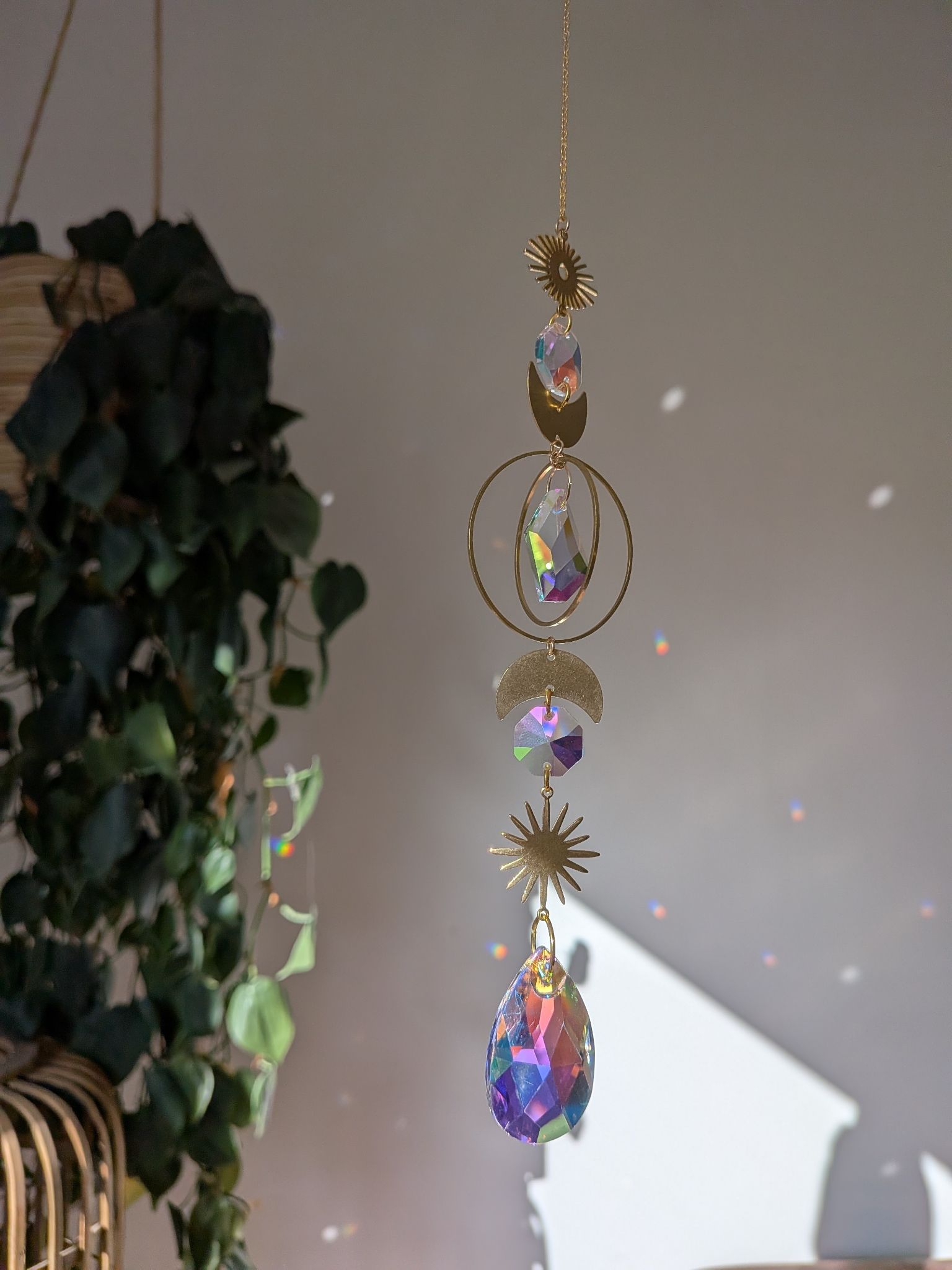 Suncatcher Small - Aurora Dream - mystischer Sonnenfänger mit Aurora Borealis Regenbogenkristallen, Iristierender Effekt