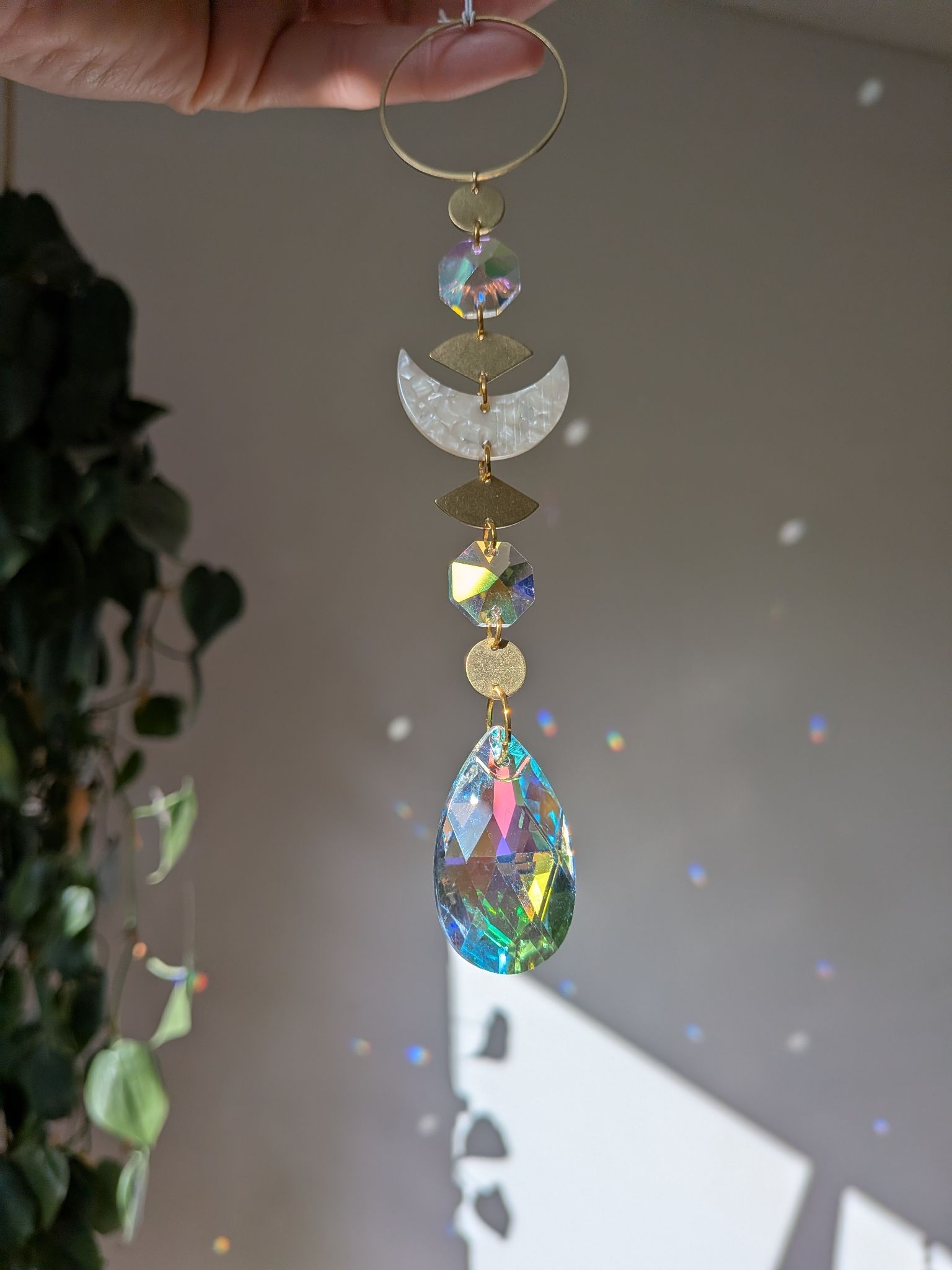Suncatcher Small - Aurora Mond - Sonnenfänger mit Aurora Borealis Regenbogenkristallen, Iristierender Effekt