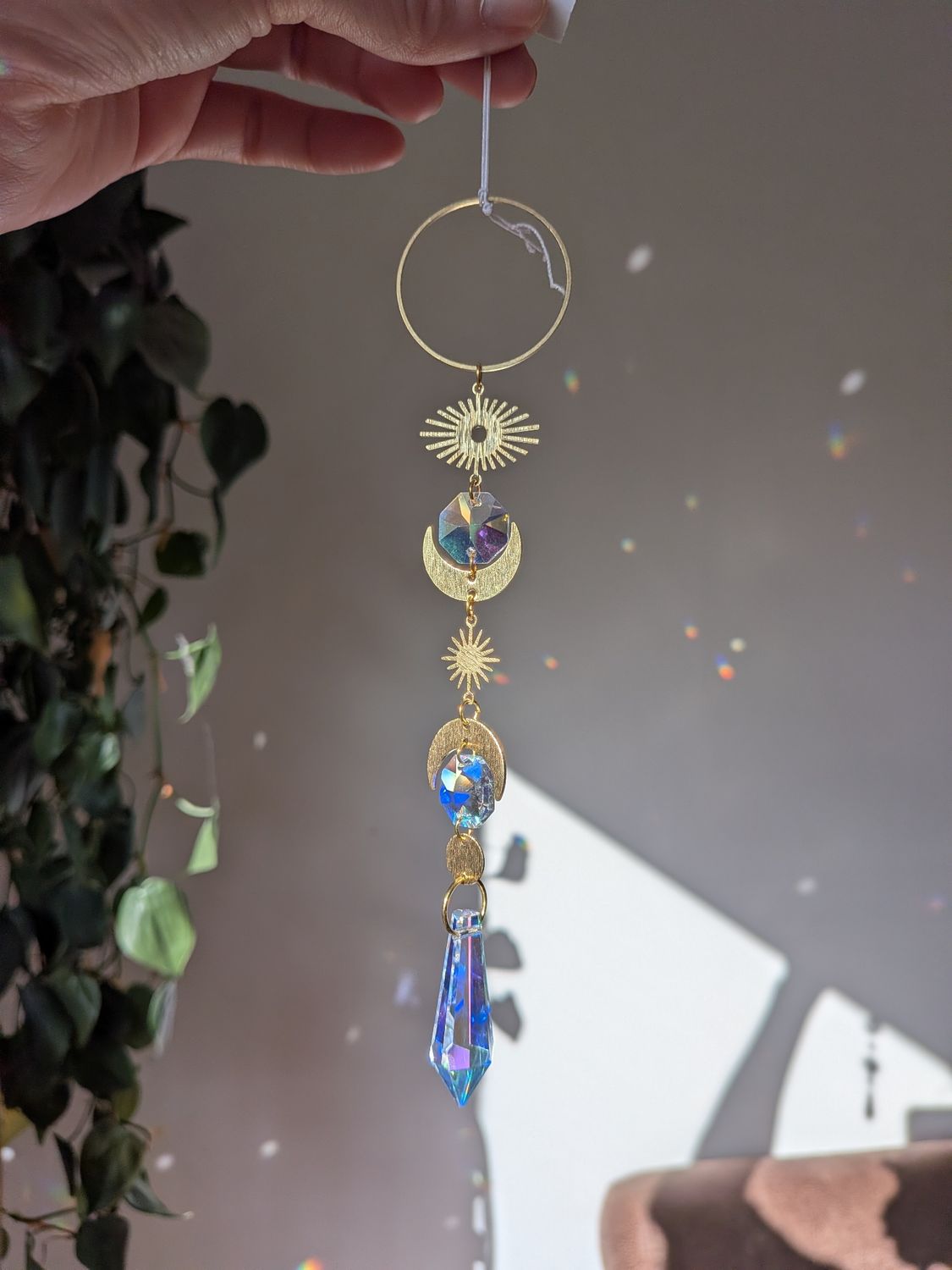 Suncatcher Small - Aurora Moon  - Sonnenfänger mit Aurora Borealis Regenbogenkristallen, Iristierender Effekt