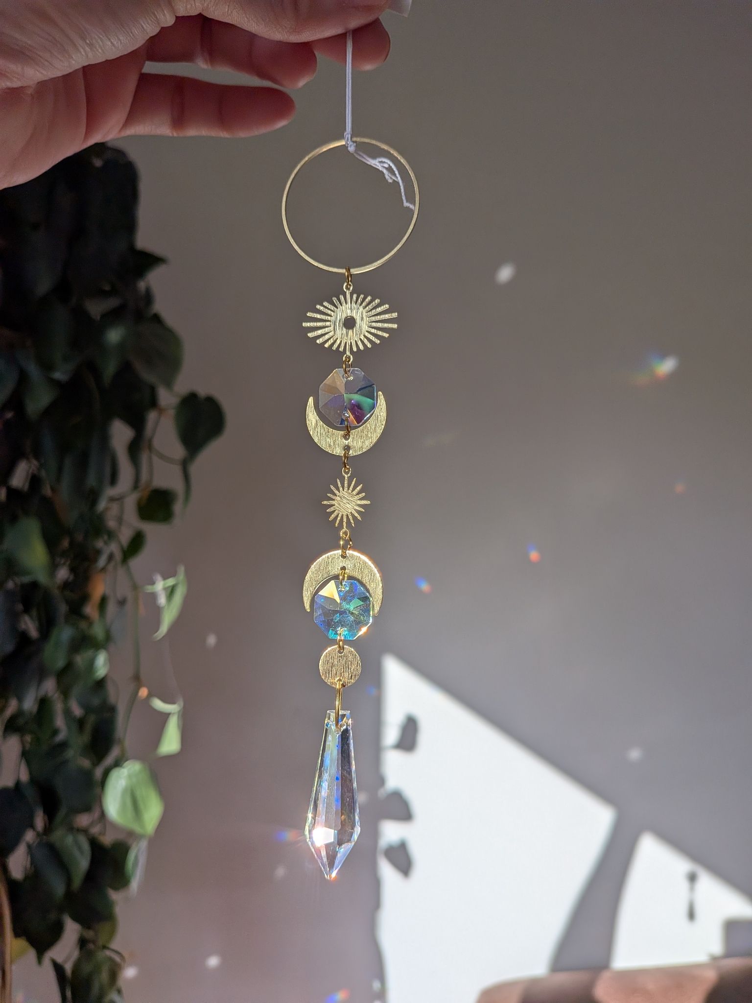 Suncatcher Small - Aurora Moon - Sonnenfänger mit Aurora Borealis Regenbogenkristallen, Iristierender Effekt